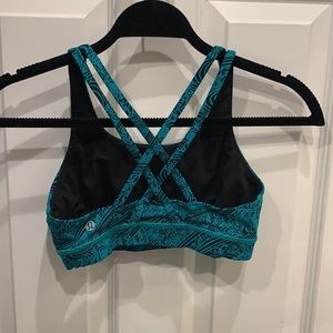 Lululemon size 6 sports bra